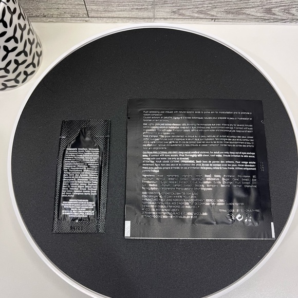 SOLD BNIB & Sealed Retrouvé Balancing Facial Oil ➕Samples RV $190 - Picture 9 of 15